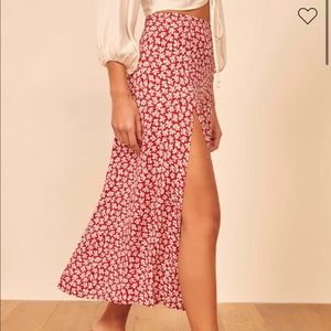 Reformation Zoe Skirt in Grenadine ❤️🤍